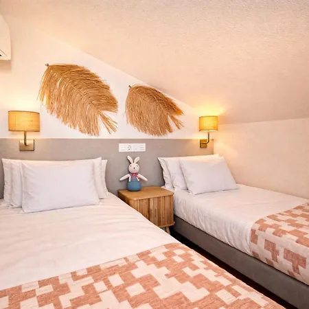 Апартаменти Duplex Sylinn - 200 M From The Sea - Playa Locos