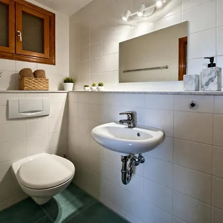 Апартаменти Duplex Sylinn - 200 M From The Sea - Playa Locos Торрев'єха